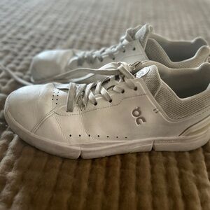 ON Women's White Sneakers- court style
